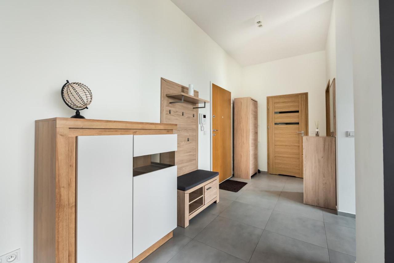 Metro Imielin 13Th Floor Apartment Варшава Екстериор снимка